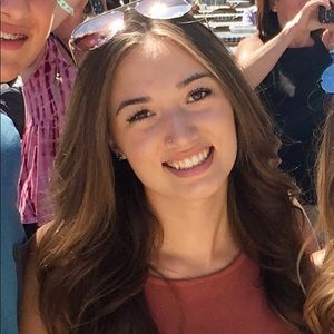 Meet your Posher, Sydni